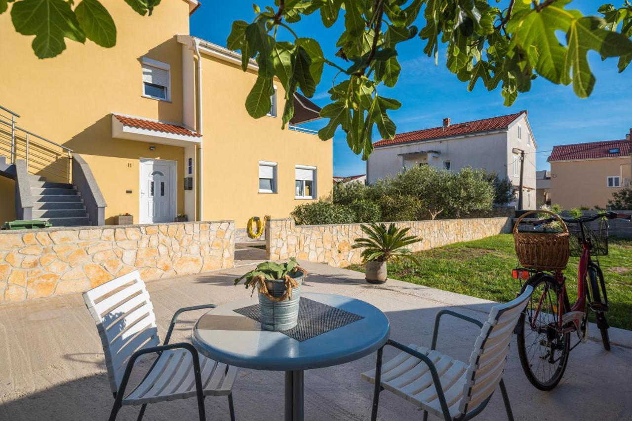 Apartments Yellow Novaglia Esterno foto